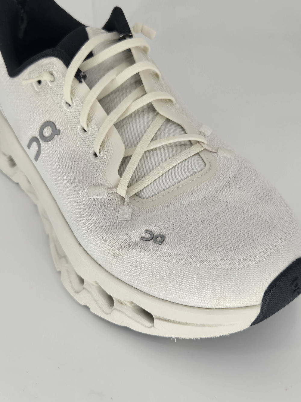 On Running Cloudtilt Women’s Running Shoes - White/Black Size 7 - Picture 8 of 15